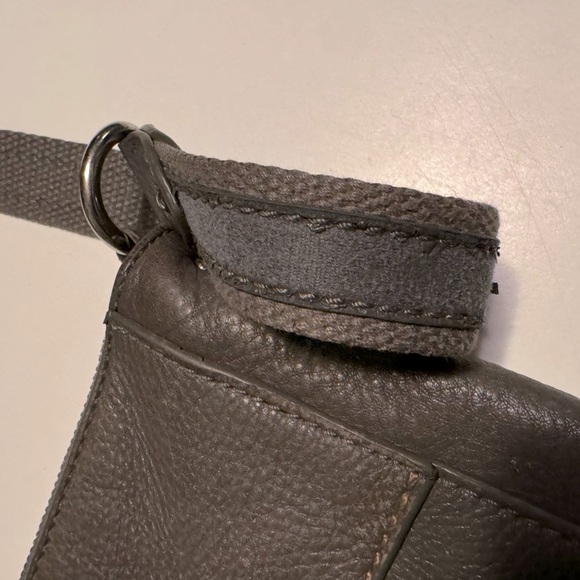 Nice The Sak Gray Supple Leather Women’s Shoulder Bag Purse MINTY - Picture 10 of 10